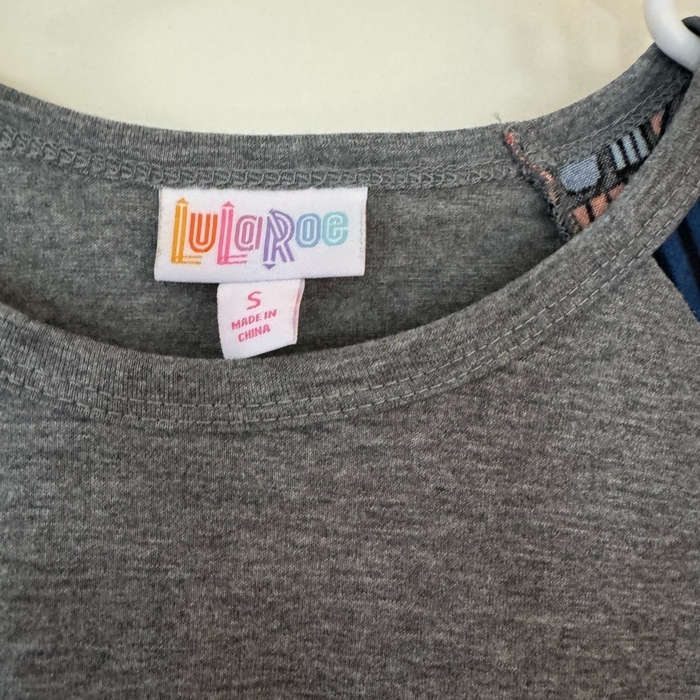 LuLaRoe Randy Tee, Small - Picture 2 of 2